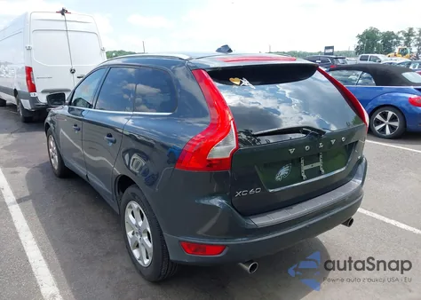 2013 Volvo Xc60 3.2 Premier z USA, uszkodzony, nr VIN YV4952DL3D2444988